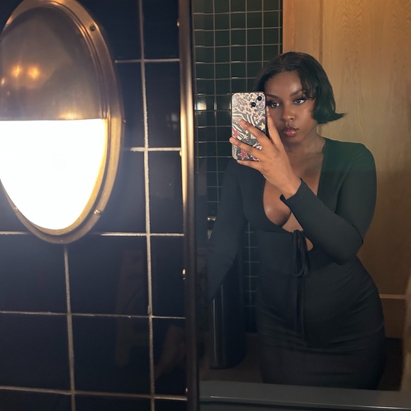 Meet your Posher, Neisha - Picture 2 of 3